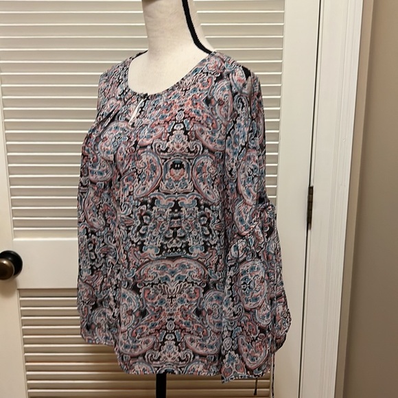 3. C Boho Blouse in Paisley Print, Split Sleeves, Size Large - Picture 10 of 16